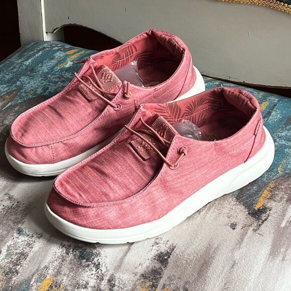 Reef Women’s Pink Cushion Coast Shoes - Picture 7 of 8